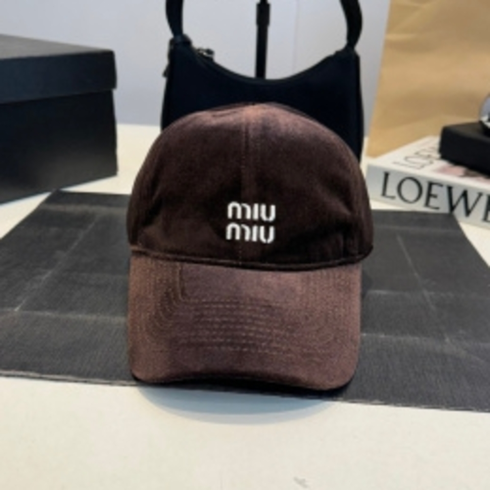 🤎Miu Miu Chocolate‑Brown Velvet Baseball Cap White Logo